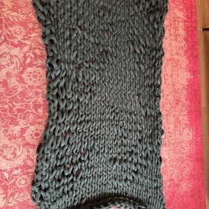 Bearaby velvet weighted blanket napper, Green, never been wore